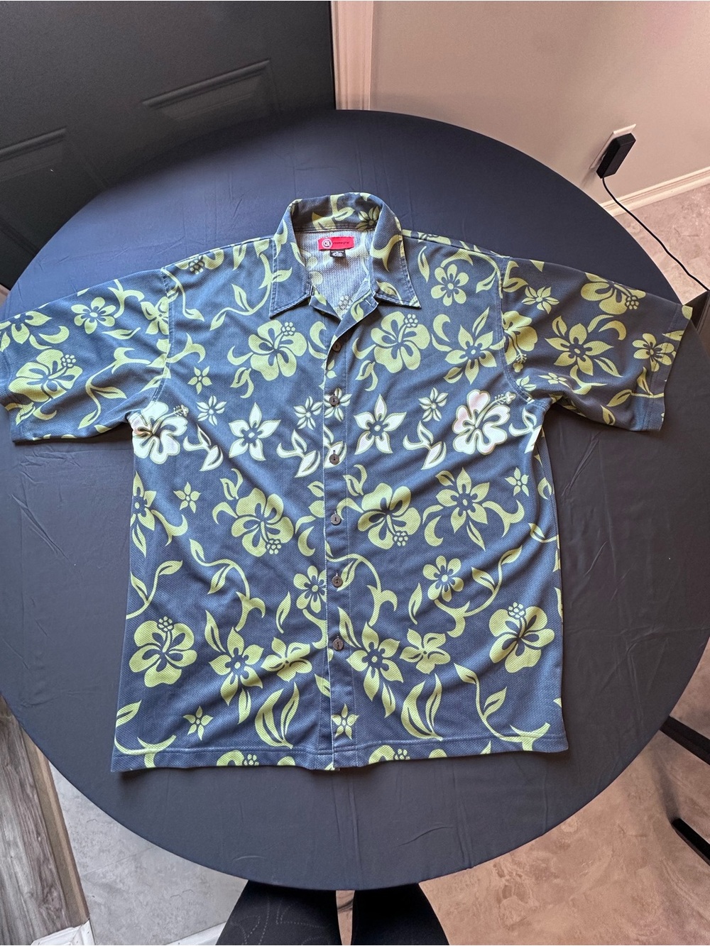 Casual Short-Sleeve Floral Button-Down Shirt - Lime Green on Charcoal